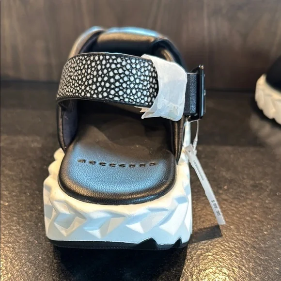 4CCCCEES Mellow Moa Platform Slingback Sandal - Picture 6 of 7